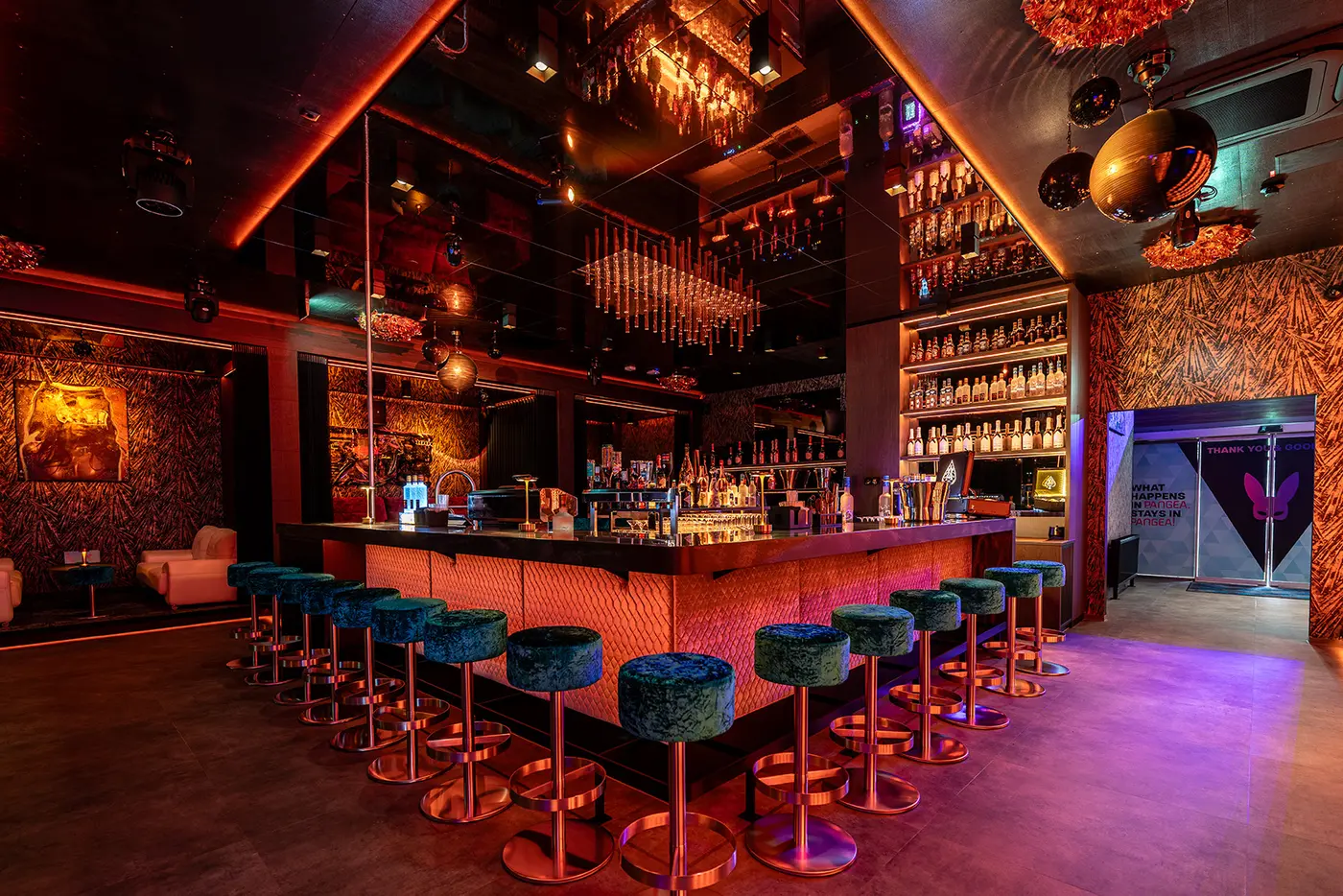 Pangea Wien – Club-Bar mit stilvoller Beleuchtung am Abend